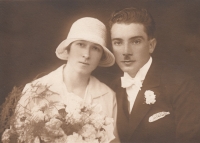 The Šachs parents' wedding photo dated 1928
