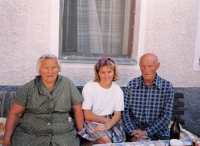 Hermina and Eduard Král with their granddaughter (1995)