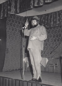 Viktor Spousta, divadelní vystoupení pro drůbežárny Xaverov, Horní Počernice, 1970–1975