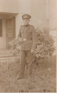 Otec jako voják základní služby československé armády, Pardubice, 1927