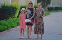 Anna Vyoralová s dcerou a vnučkou