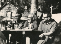 Na fotografii z 60. let Vladimír Branislav (vlevo), někdejší komisař Aurory A. V. Bělyšev (uprostřed) a vpravo Jaromír Kincl