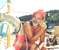 Jiří Poláček na voru v roce 1988