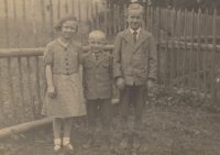 Marie, Josef a Miloslav Langerovi, 1933