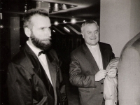 S páterem Josefem Hrdličkou v roce 1991