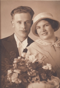 Svatba babičky Anastazie a dědečka Augustýna, 1934