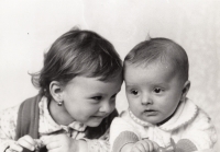 Děti Olga a Tomáš, 1980