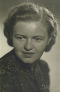 Maminka pamětnice Jiřina Koláčková, 1942