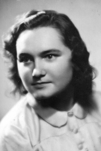 Drahomíra Černotová / kolem roku 1944