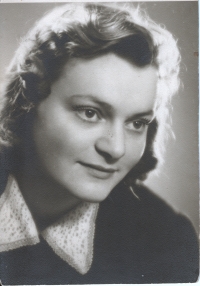 Sestra Zlaťa, Praha 1946