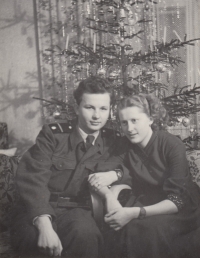 Nejstarší bratr se svou německou manželkou, 50. léta 20. století