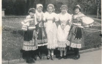 Jana Hrabětová (vpravo), 1959