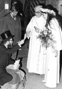 Lenka and Filip Karfíkovi, wedding 1984