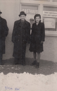 Tatínek Ladislav Jirák se svou sestrou