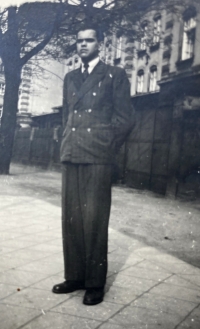 In Dresden, 1943