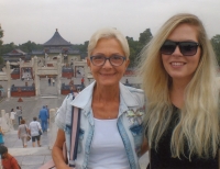 Helena Judlová s dcerou Helenou v Číně 2017