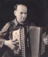 His father Rudolf Krouza Sr., 1938