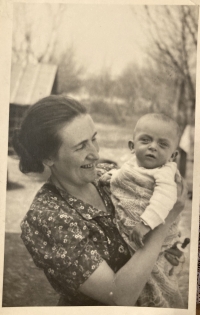 Little Ludovít with his mother