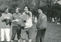 Softballové mužstvo Diví muži (konec 60. let) - Bojan Čermák vpravo