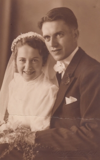 Wedding of parents, 1937