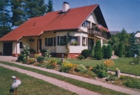 Dům pamětnice, který jí nechal ve Zdislavě postavit otec, stavba byla dokončena v roce 1994