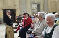 Paní Šulková v kostele