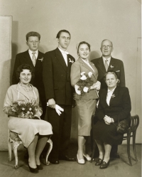 Wedding photo of the family. 4 April 1959. Standing: brother Jiří, Bohuslav Peroutka, Jana Peroutková, Jan Jindra. Seated: cousin Růžena, second wife of Jan Jindra