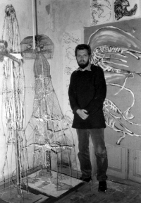 Jiří David at the second 'Confrontation' in Krymská Street, 1985 
