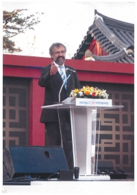 Jan Pijáček na zahájení mezinárodního festivalu ve městě Kangnung v Jižní Koreji, 2012