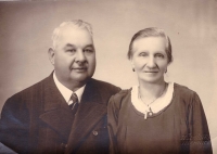 Rodiče matky, asi 1937