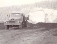Pracoval v kamenolomu jako řidič, 1975