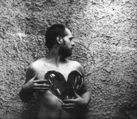 Z Konfrontace z roku 1984 se srdcem