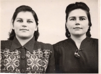 Міля Терлецька і Софія Зірченко (з дому Терлецька), 1950-ті рр.