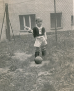 Jiří Holeček jako šestiletý fotbalista v roce 1950