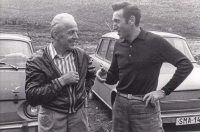 Otec Karla Kodejšky (vlevo)