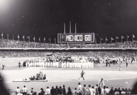 Snímek, který pořídila Elena Moskalová při slavnostním zakončení olympiády v Mexiku 1968