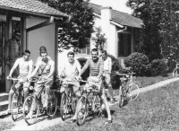 Boris Perušič (second from the left) in the Olympic village in Tokyo in 1964. The athletes got the bikes to ride around Tokyo 
