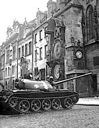 Fotografie pořízená Pavlem Šindelářem v Praze během invaze Varšavské smlouvy v srpnu 1968