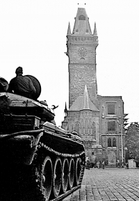 Fotografie pořízená Pavlem Šindelářem v Praze během invaze Varšavské smlouvy v srpnu 1968