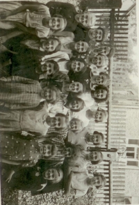 Libuše (bottom row, second from left) and her classmates from the Nová Ves school. 1937