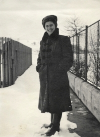 Hedvika Köhlerová  v Praze na Chodově, 1945