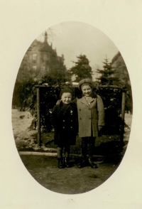 Libuše and her brother Luděk. 1934
