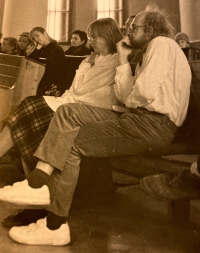 Irena Wünschová, svatba s Janem v evangelickém kostele v Chotiněvsi, 1987