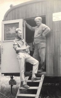 Vít Vokolek (left) on research in the field, he stayed in the caravan practically until 1989