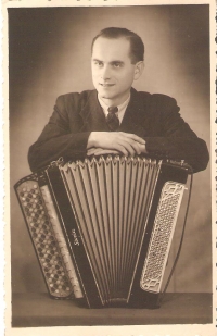 Manžel Ladislav Kuna, 1951