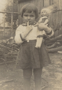 Alžběta Šlesingrová in 1936