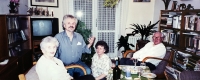 Matka, Jan, Soňa a otec na Vánoce po roce 1990