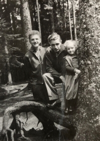 1955 - Soňa with her dad and brother Jan