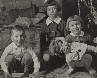 Děti Ilona, Marta a Zdeněk Ohlídalovy, 1961