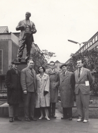 Miroslav Tuček (the head of the Finance Department of the University of Economics, the first director of the Investment Bank after the revolution), second from the right; Prof. Friedmar John from the University of Berlin (third from the right) in Pilsen and Erika Lischková in the third year of the University of Economics in Prague